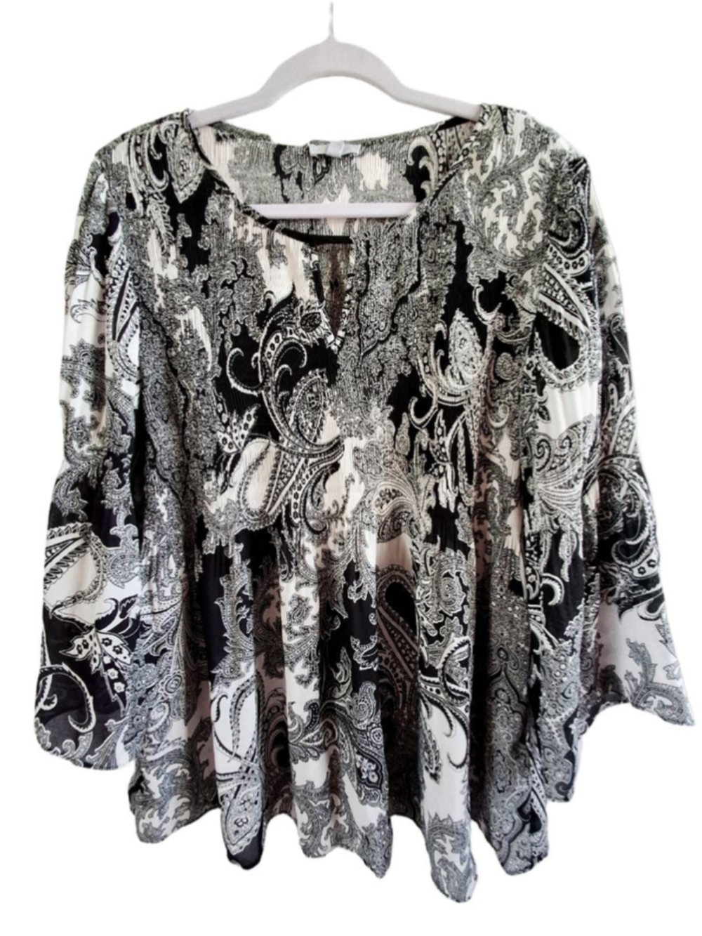 Floral & Ivy Black White Paisley Blouse Large keyhole bohemian peasant babydoll